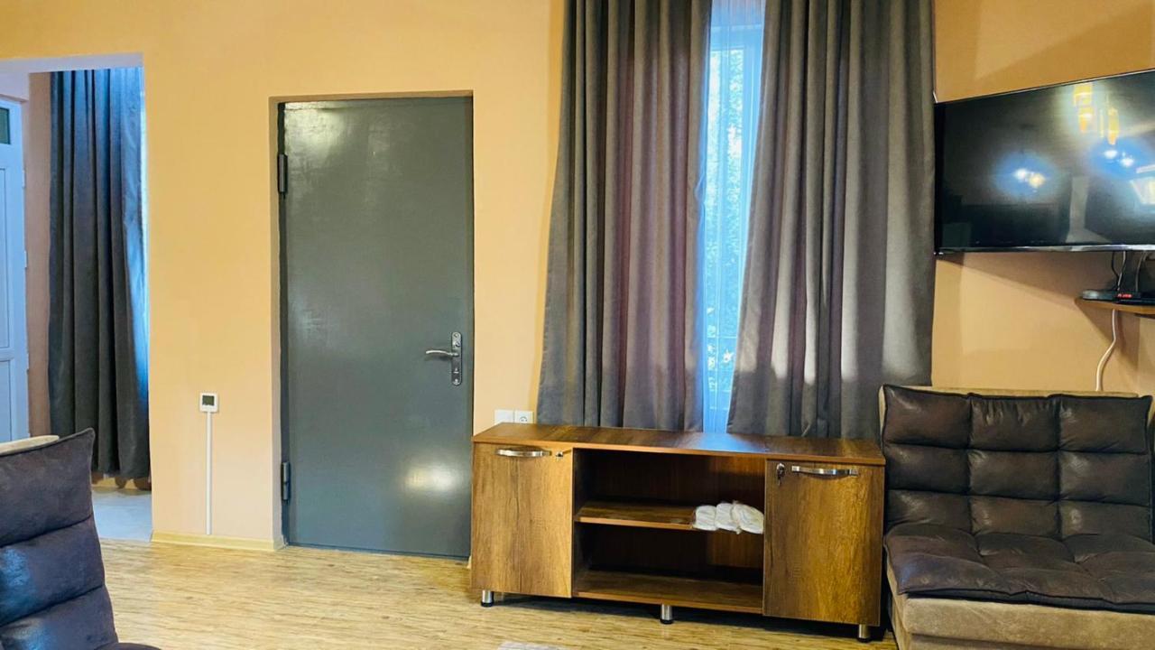 Lela Guest House ميستيا المظهر الخارجي الصورة